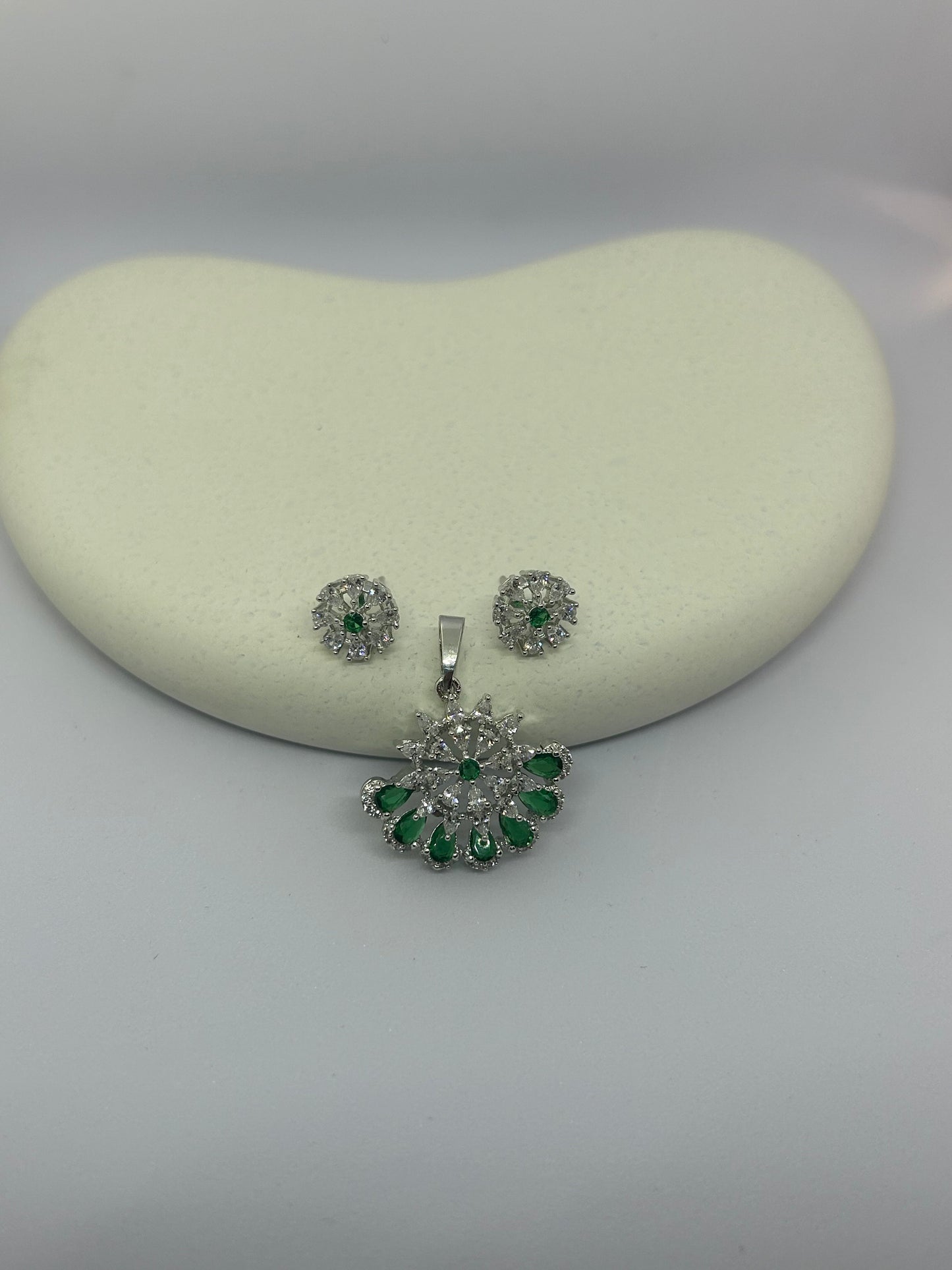 Divina Fleur Set Shavi Development