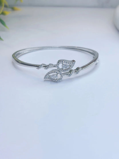 Silver Leaf centerpiece  Bracelet