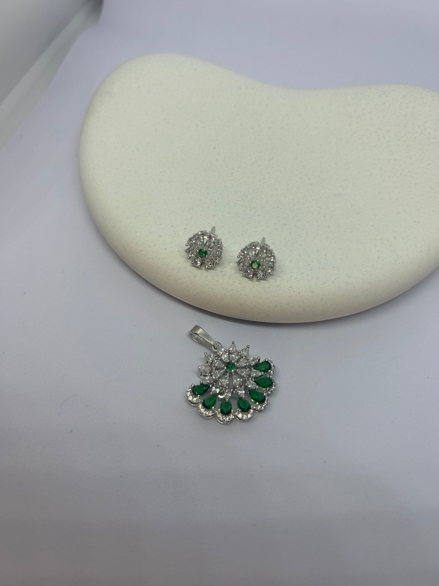 Divina Fleur Set Shavi Development