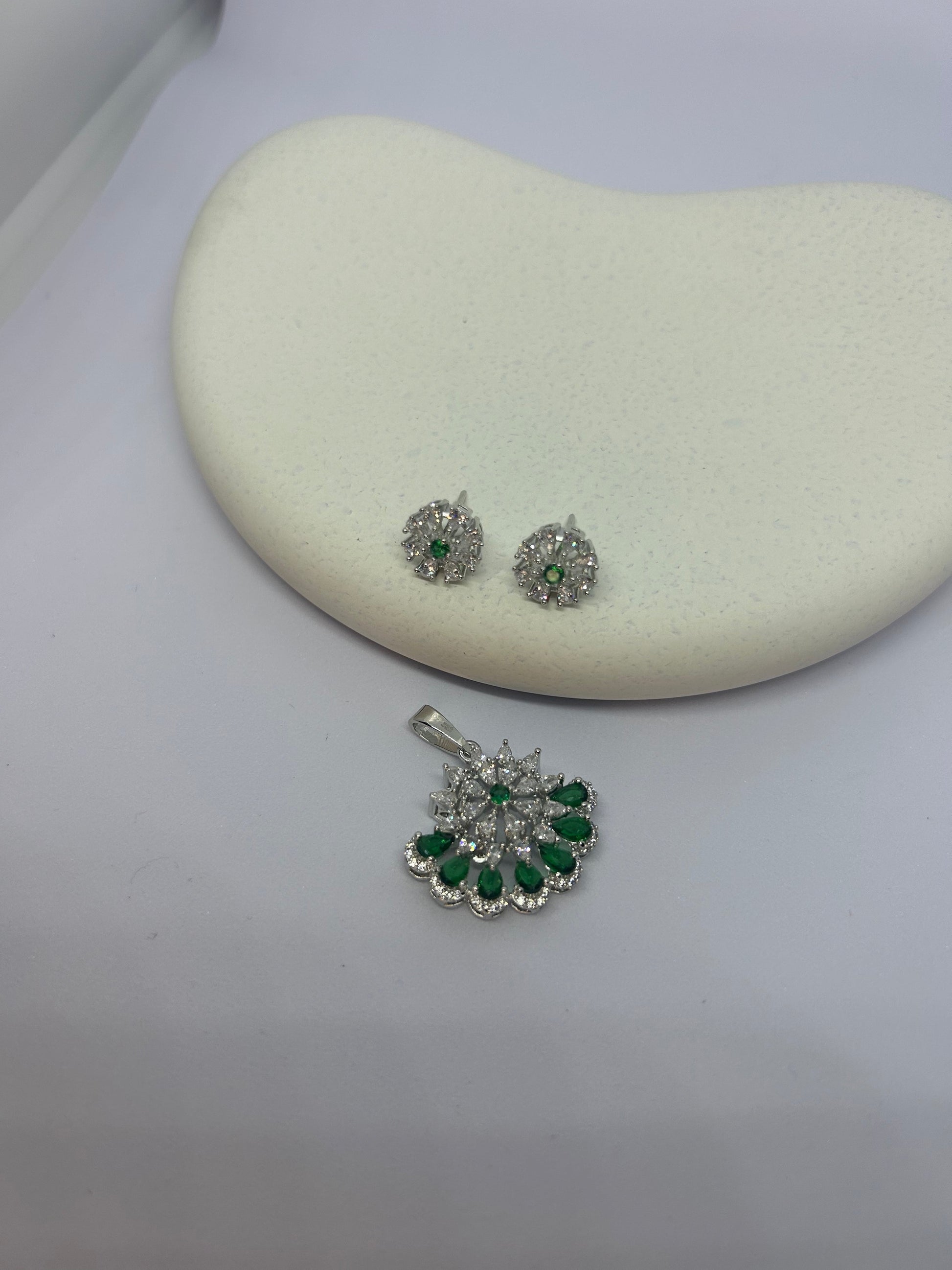 Divina Fleur Set Shavi Development