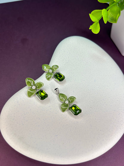 Three-petal floral Set Shavi Development