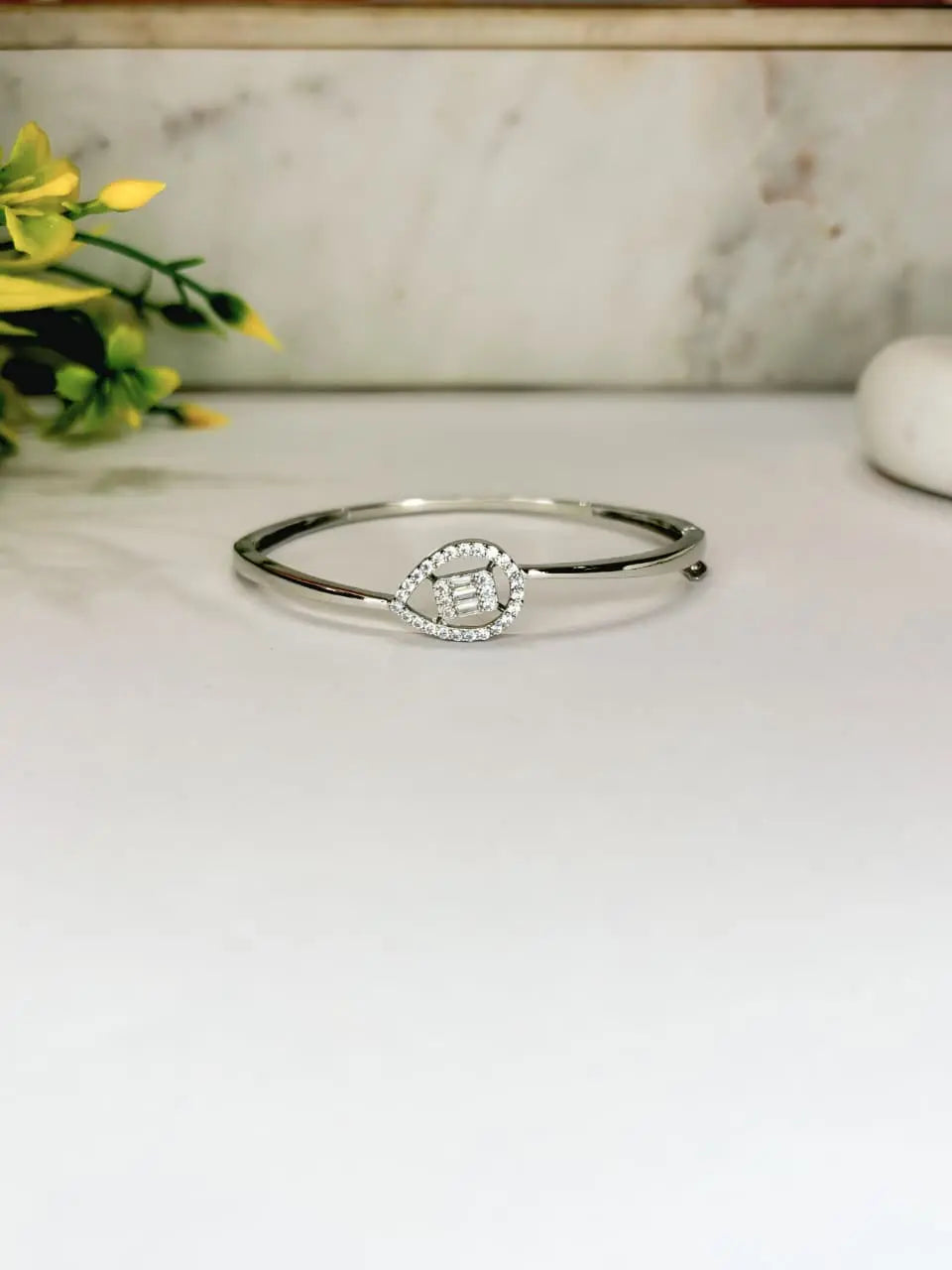 Silver Drop Bracelet Shavi